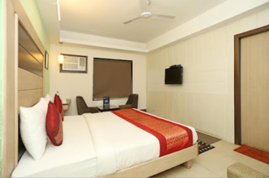 Hotel Pacific Inn Huda City Centre Gurgaon Exterior foto